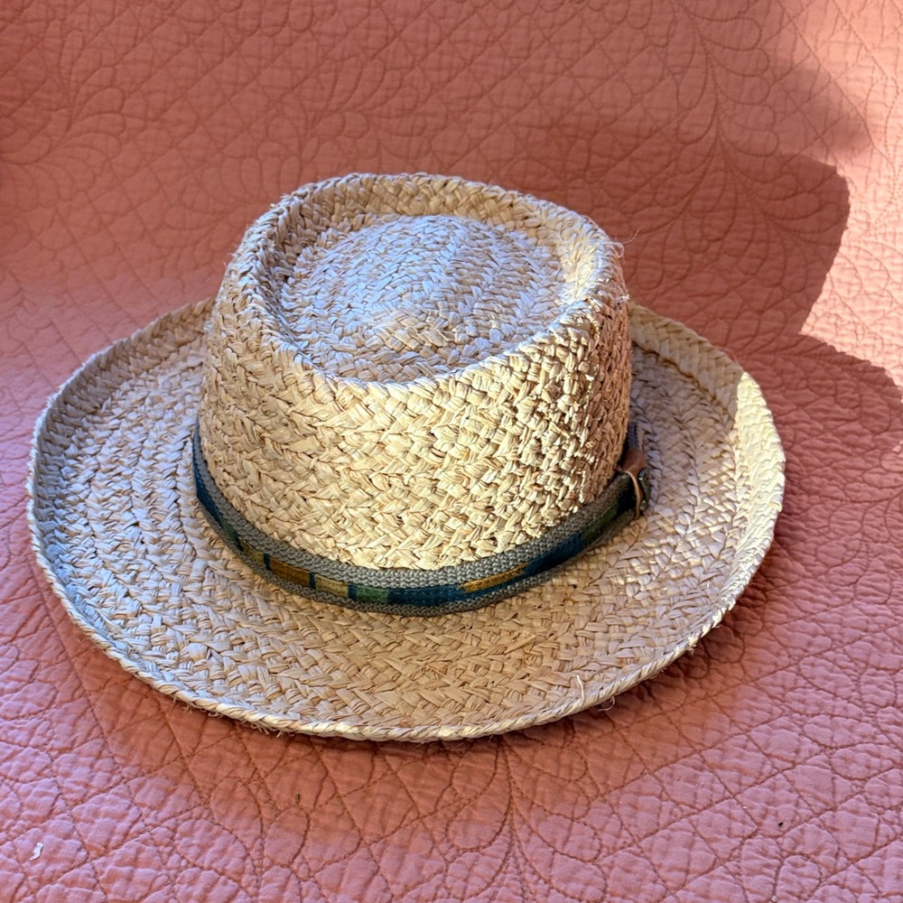 Stylish Dorfman Genuine Raffia Pacific Tan Straw Golf Hat with Green Band